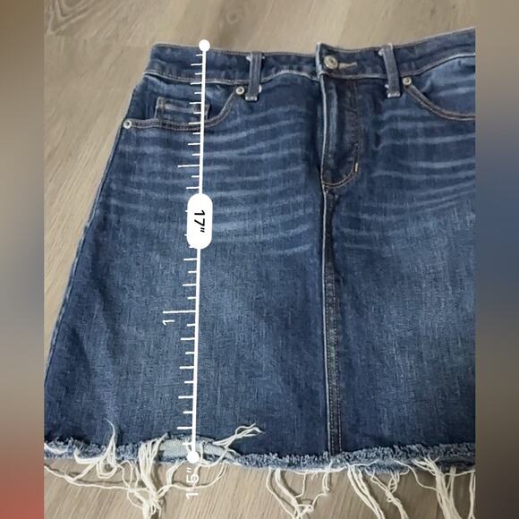 Old‎ Navy Medium Wash Raw Hem Mini Denim Skirt Size 2 - Picture 6 of 6